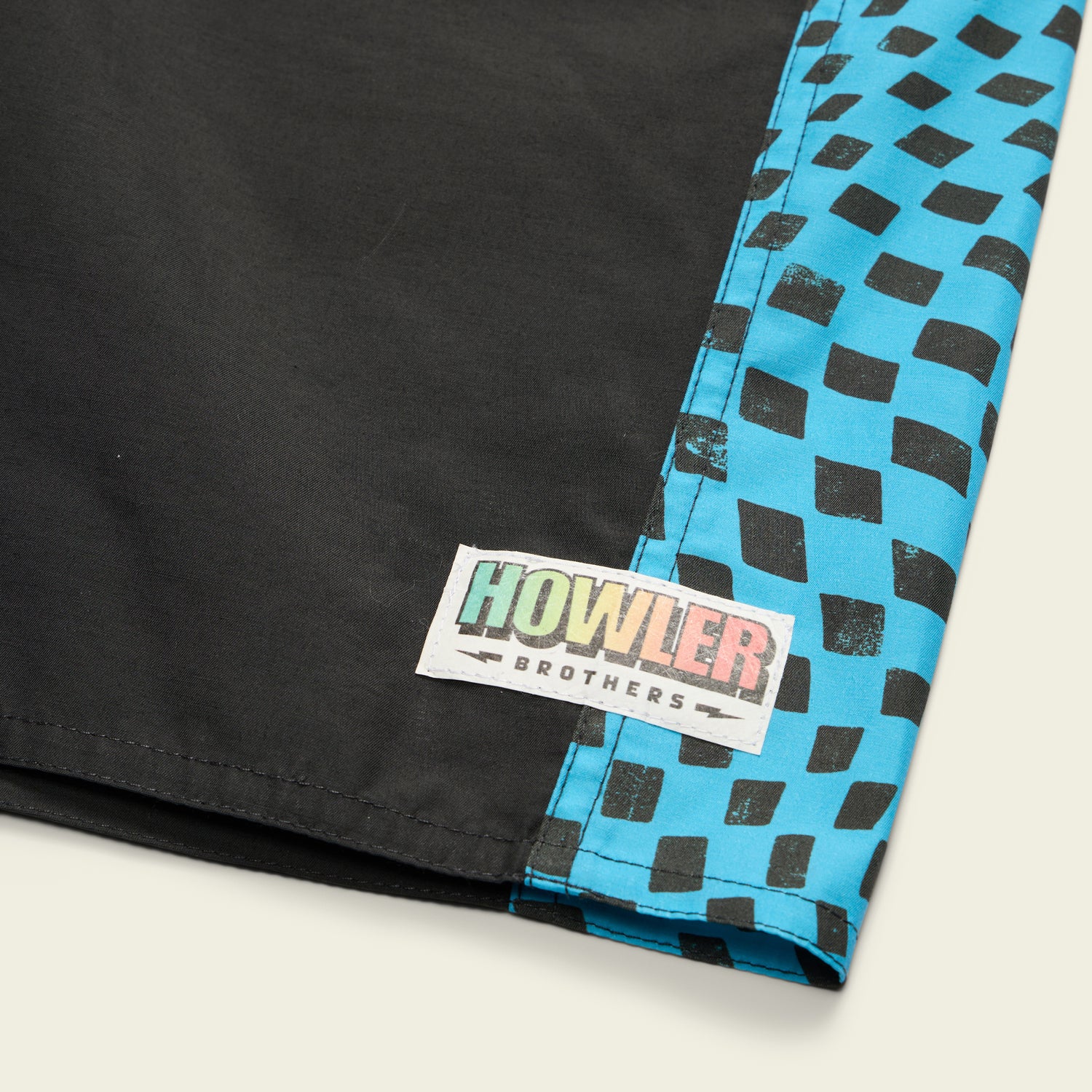 Ensueño Boardshorts 18" - Warped Checkers : Antique Black - View 6